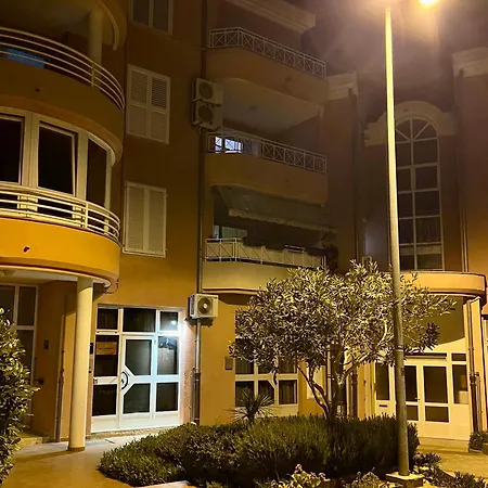 Pearl Apartment *